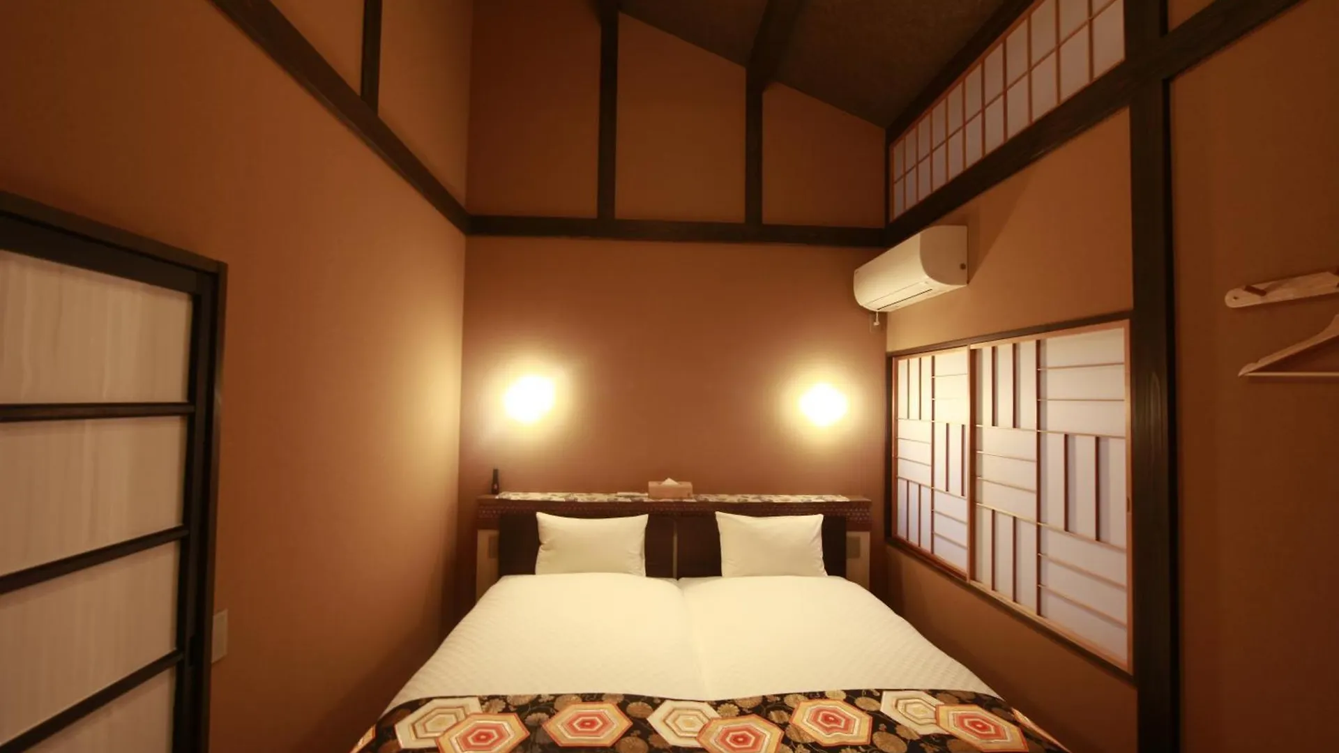松の峦 Villa Kyoto 0*,  Japan